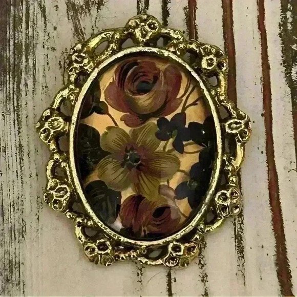 Medallion Flowers Vintage Gold Brooch Pin - Picture 1 of 9